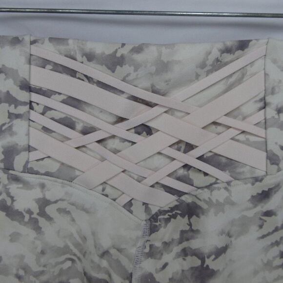 Fabletics Boost PowerHold High-Waisted 7/8 Leggings 26x24 Tiger Stripe Size M - Picture 4 of 9